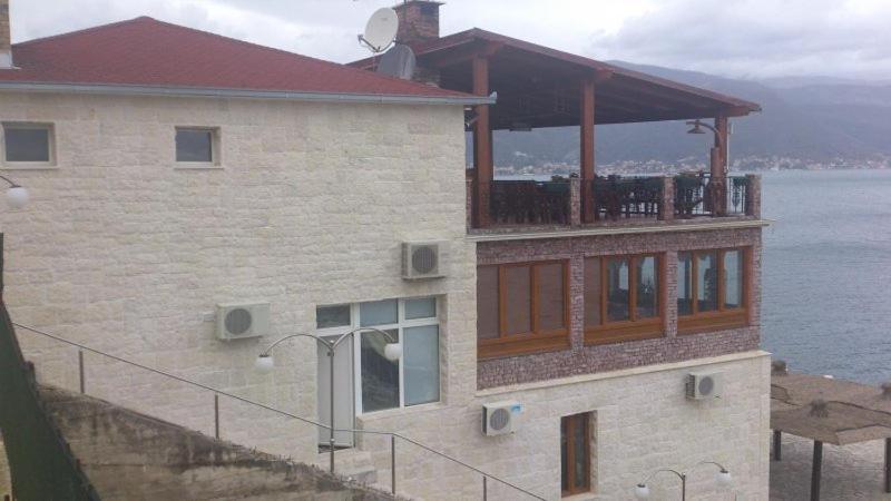 Hotel Anderba Krasići Bagian luar foto