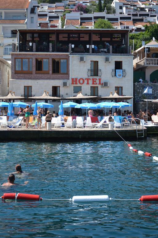 Hotel Anderba Krasići Bagian luar foto