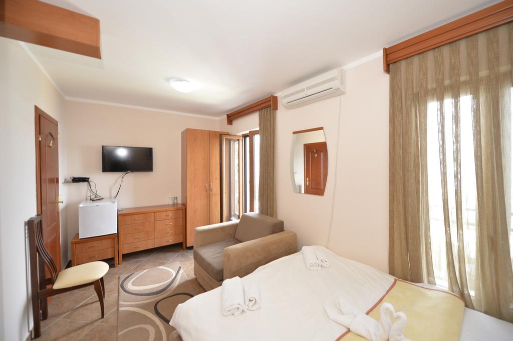 Hotel Anderba Krasići Bagian luar foto