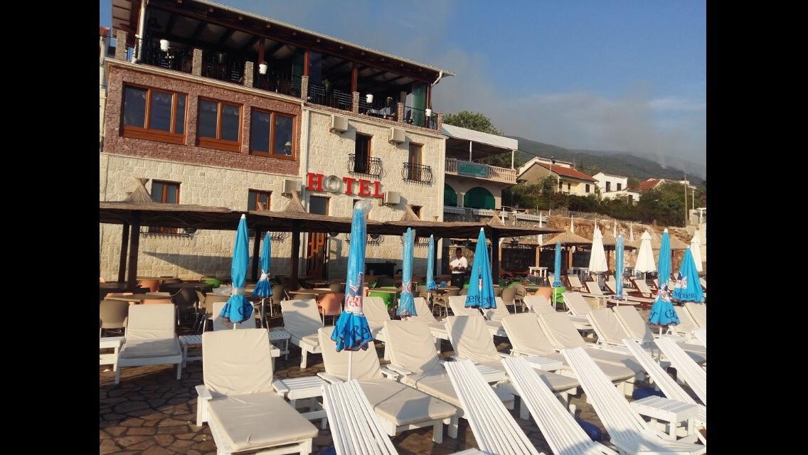 Hotel Anderba Krasići Bagian luar foto