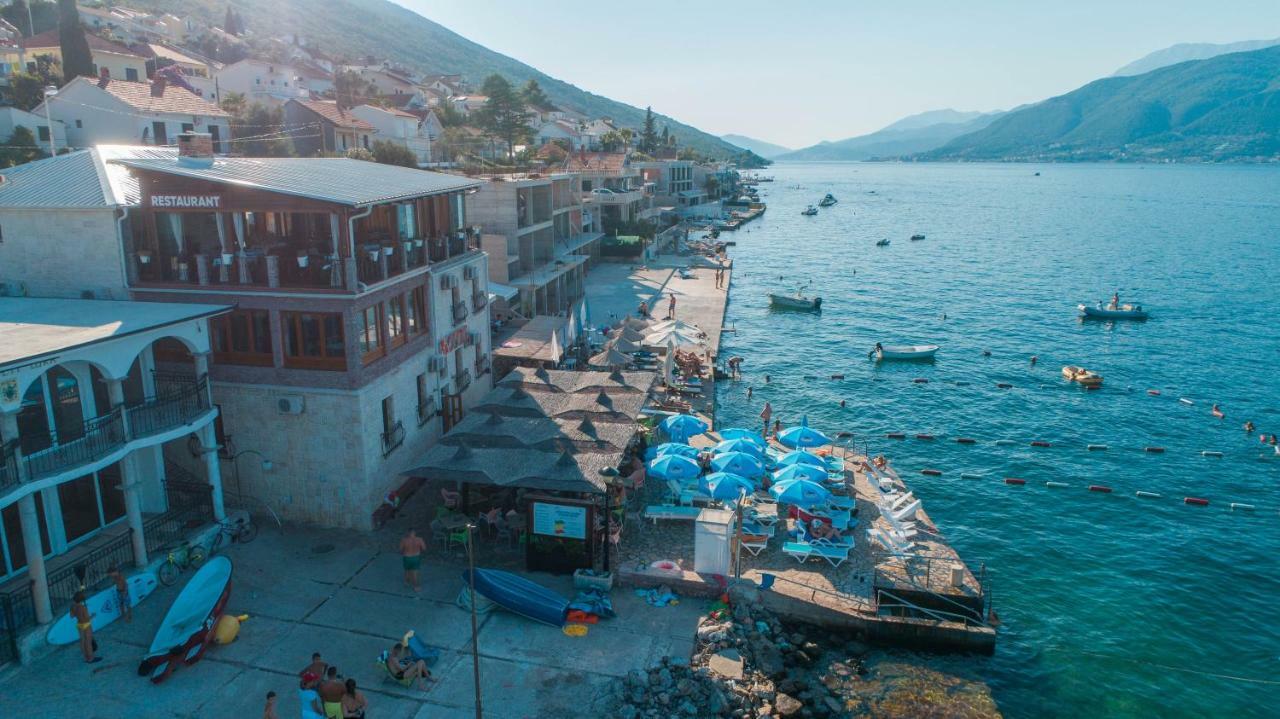 Hotel Anderba Krasići Bagian luar foto