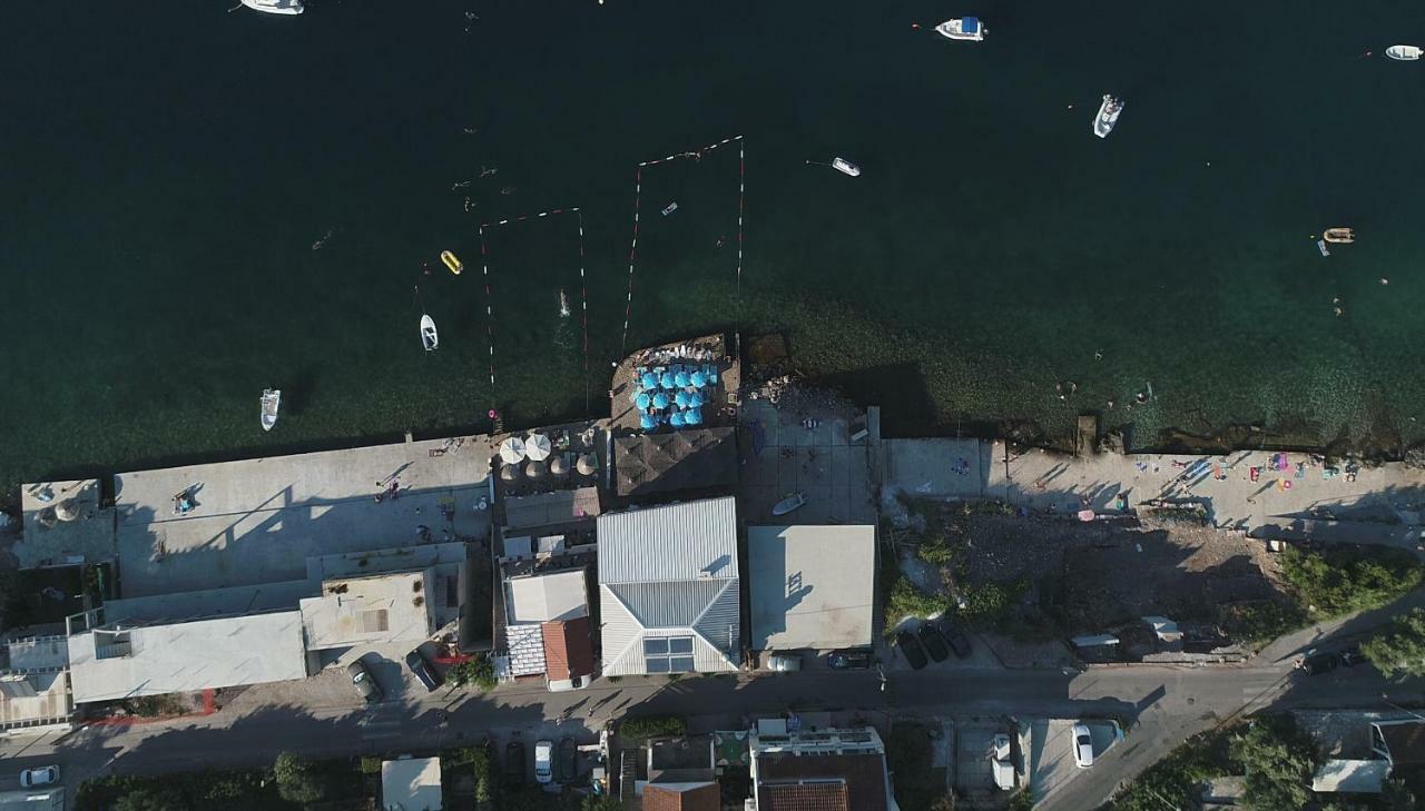 Hotel Anderba Krasići Bagian luar foto